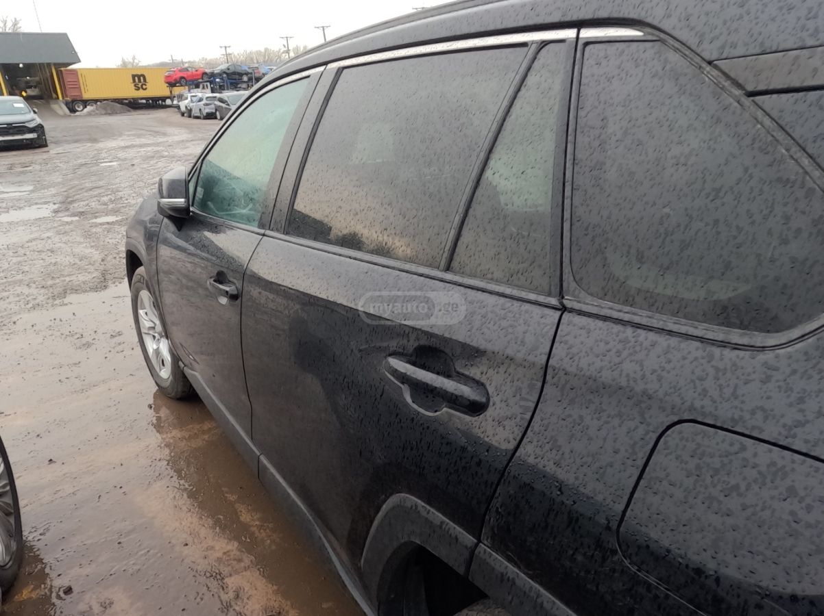 Toyota RAV 4 - фото 12