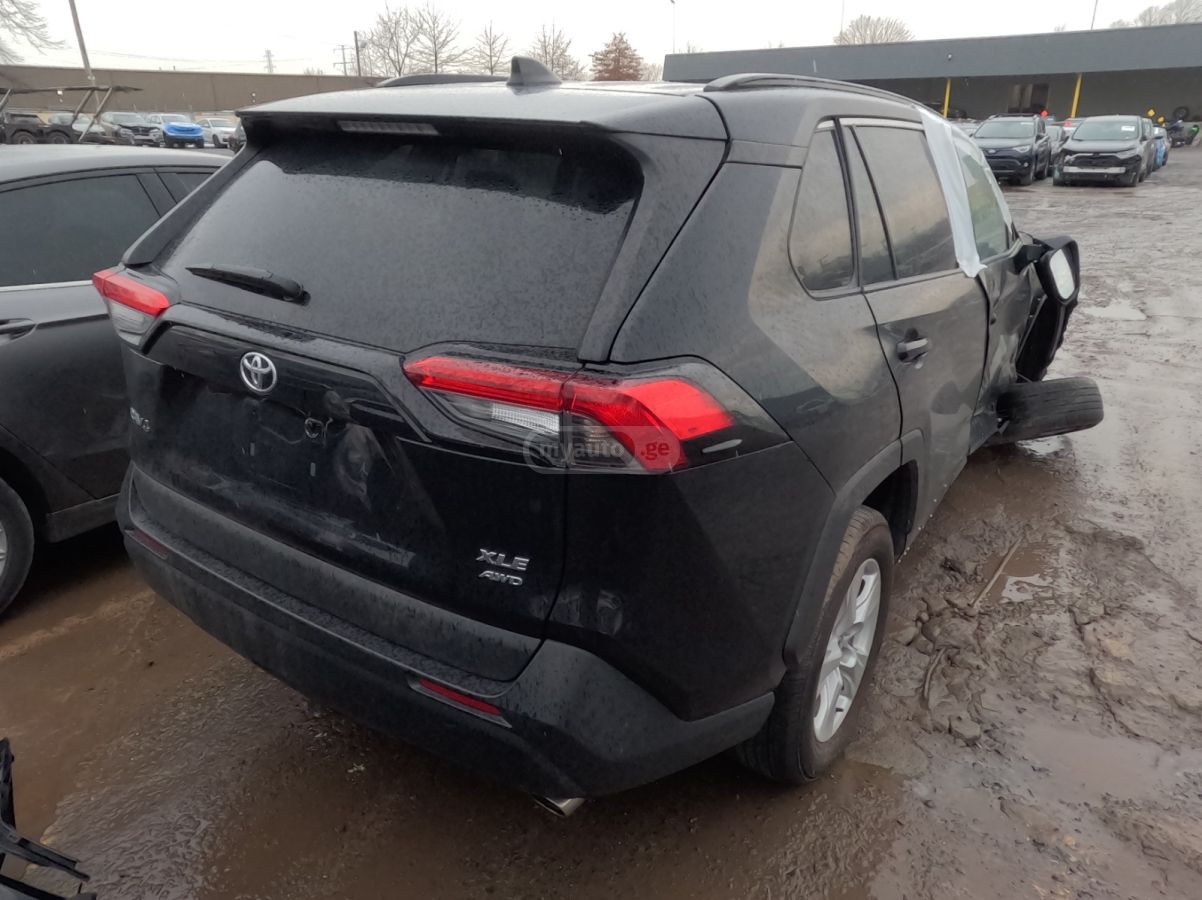 Toyota RAV 4 - фото 13