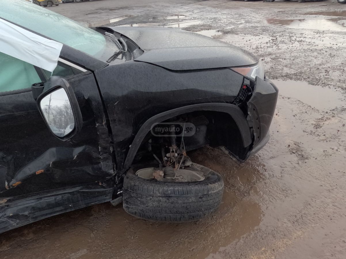 Toyota RAV 4 - фото 9