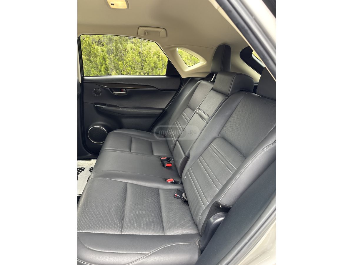 Lexus NX 300 - фото 12