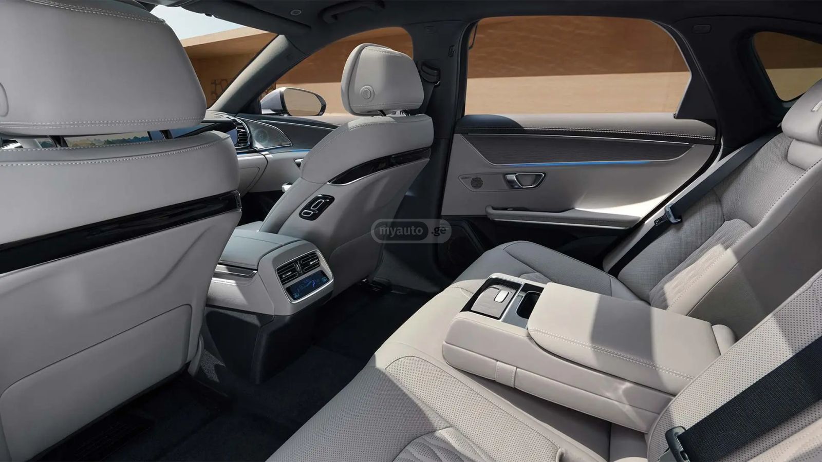 BYD Han - фото 9