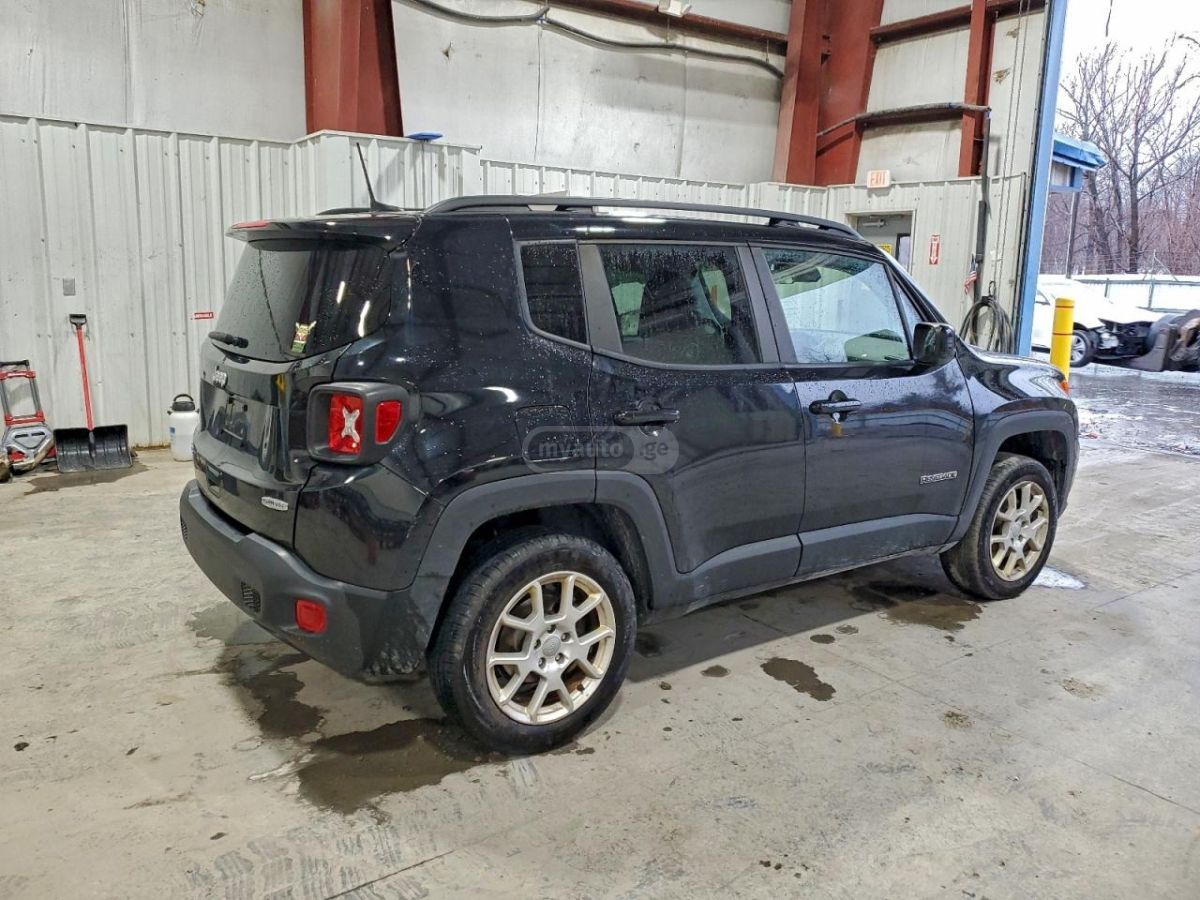 Jeep Latitude 4dr 4x4 Automatic — миниатюра 4