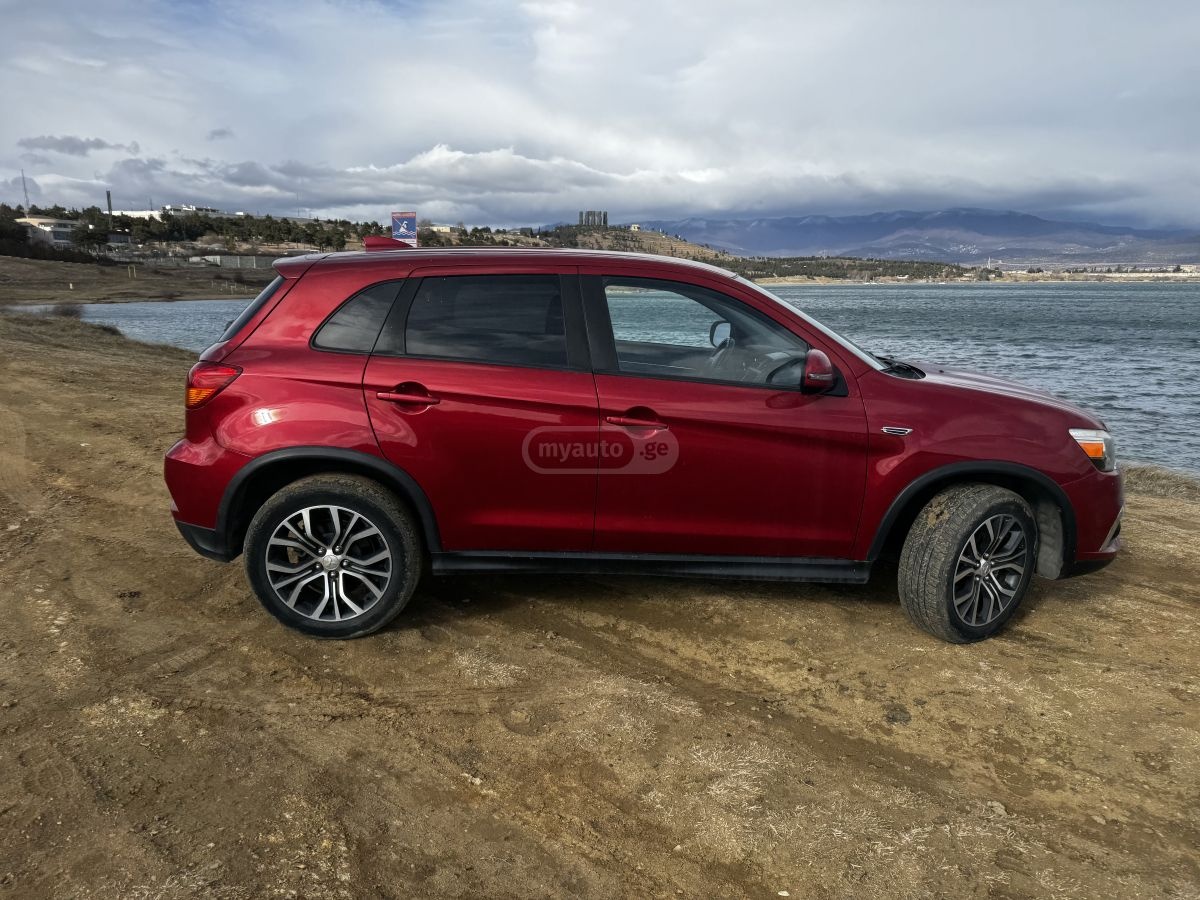 Mitsubishi Outlander Sport - фото 1
