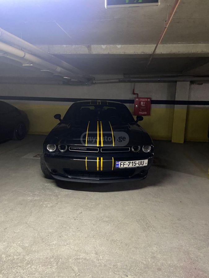 Dodge Challenger - фото 1