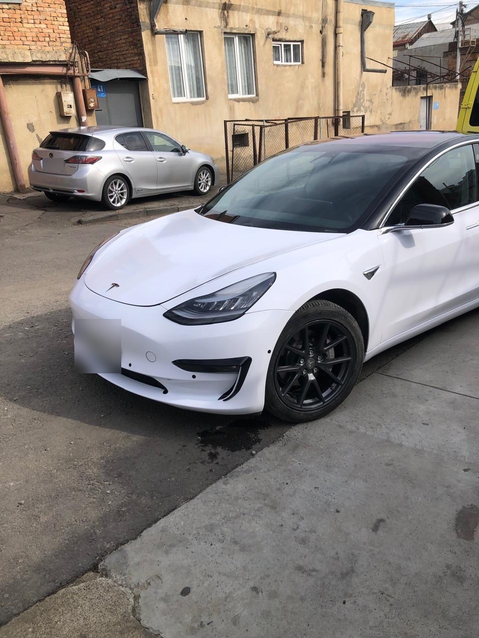 Tesla Model 3 - фото 2