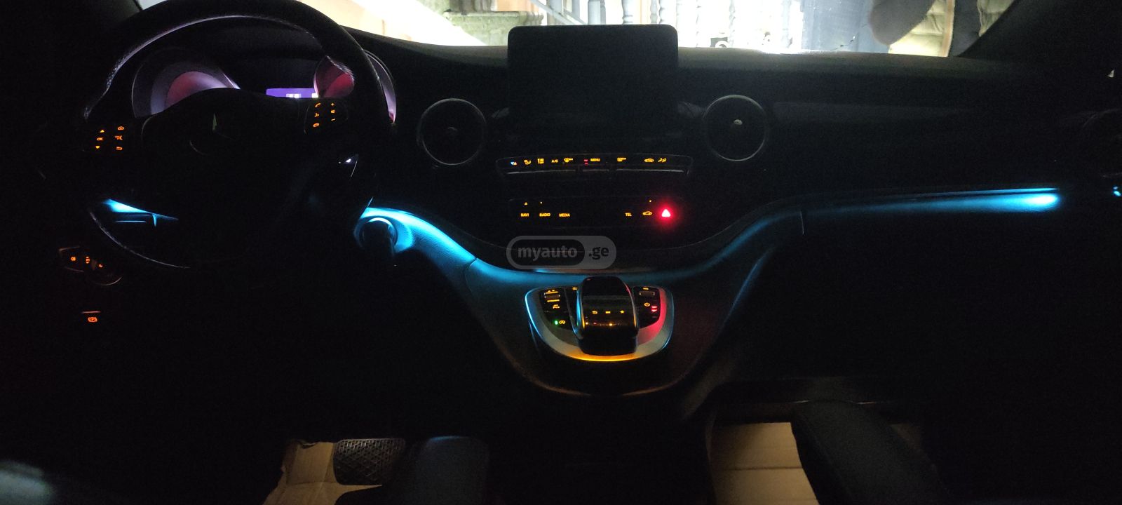 Mercedes-Benz V 220 - фото 7