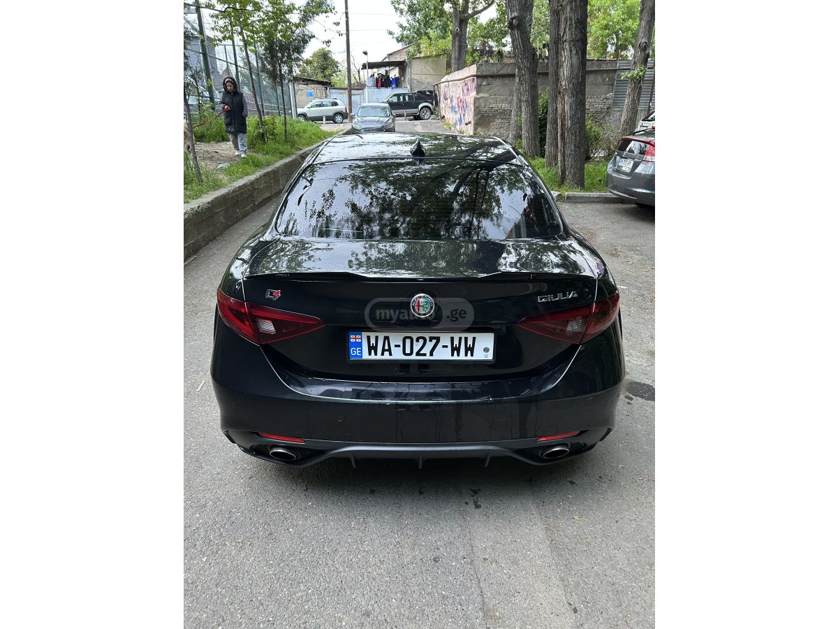 Alfa Romeo Giulia - фото 4