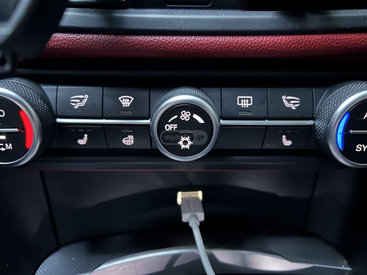 Alfa Romeo Giulia - фото 9