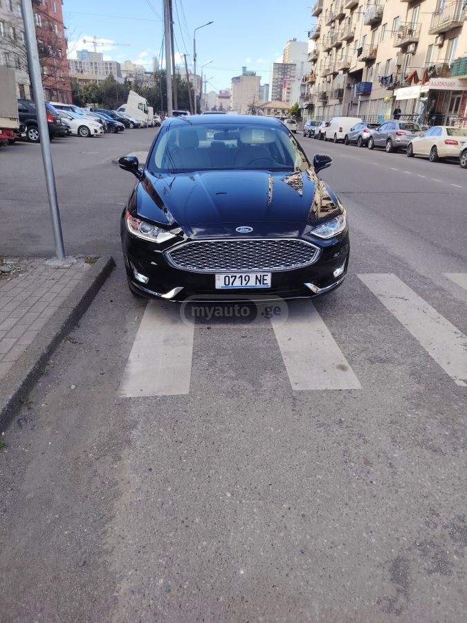 Ford Fusion - фото 1