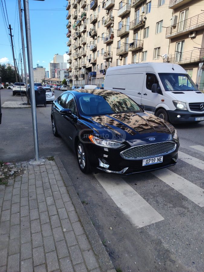 Ford Fusion - фото 2