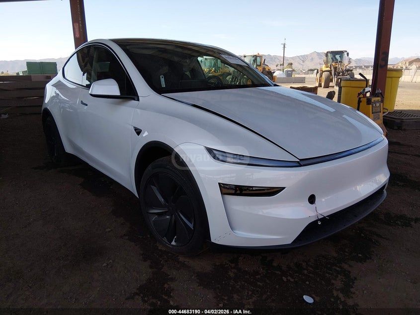 Tesla Model Y - фото 6