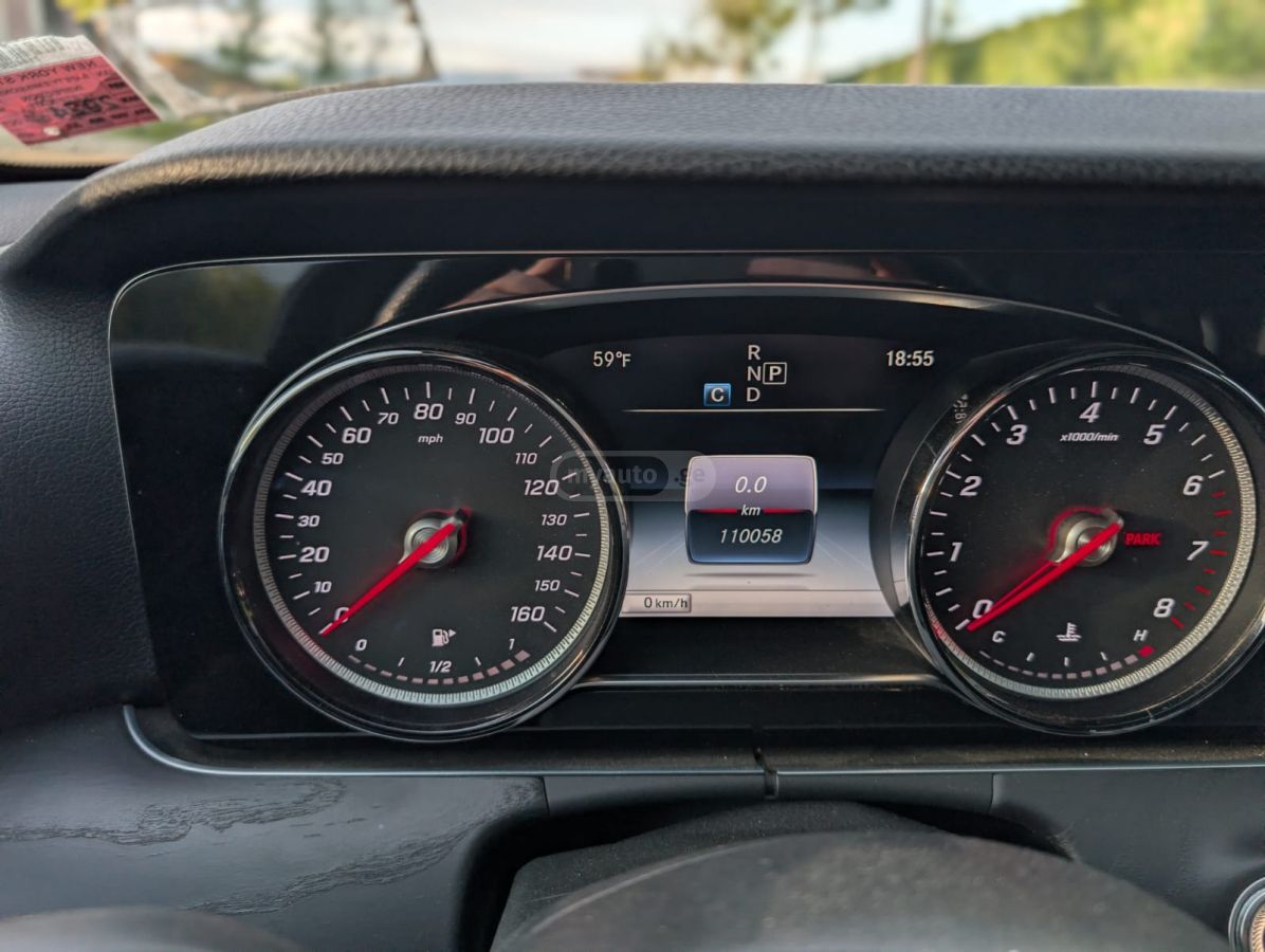 Mercedes-Benz E 300 - фото 10