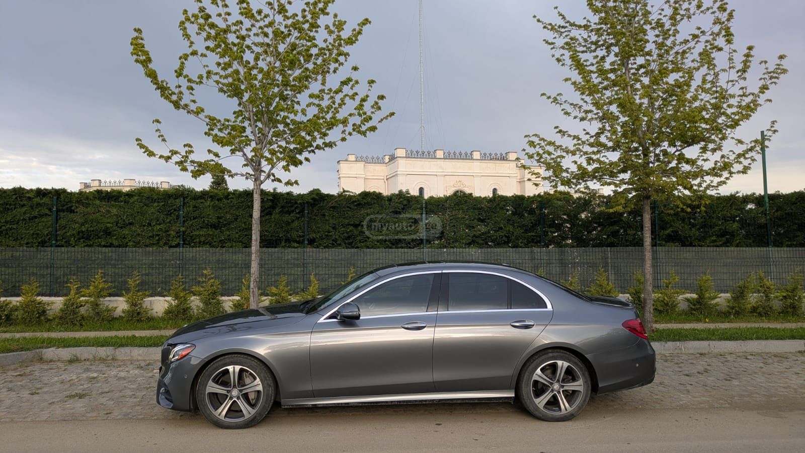 Mercedes-Benz E 300 - фото 3
