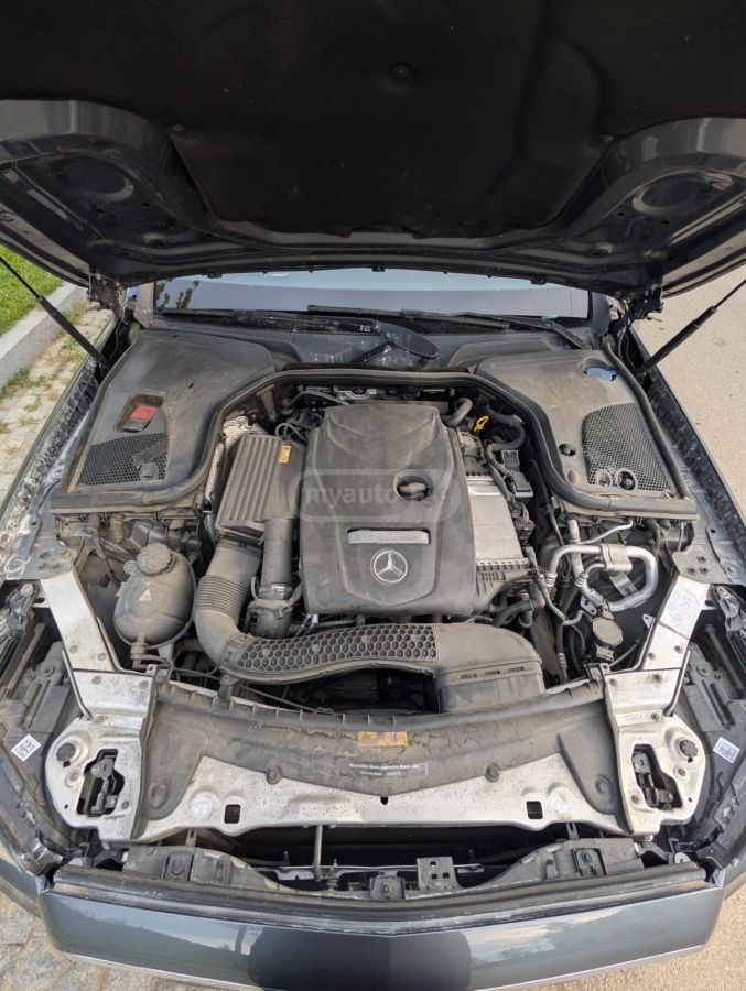 Mercedes-Benz E 300 - фото 7