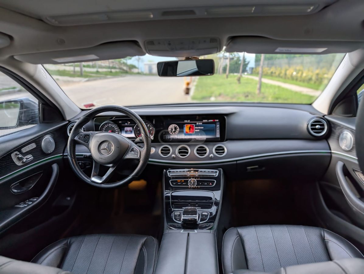 Mercedes-Benz E 300 - фото 9