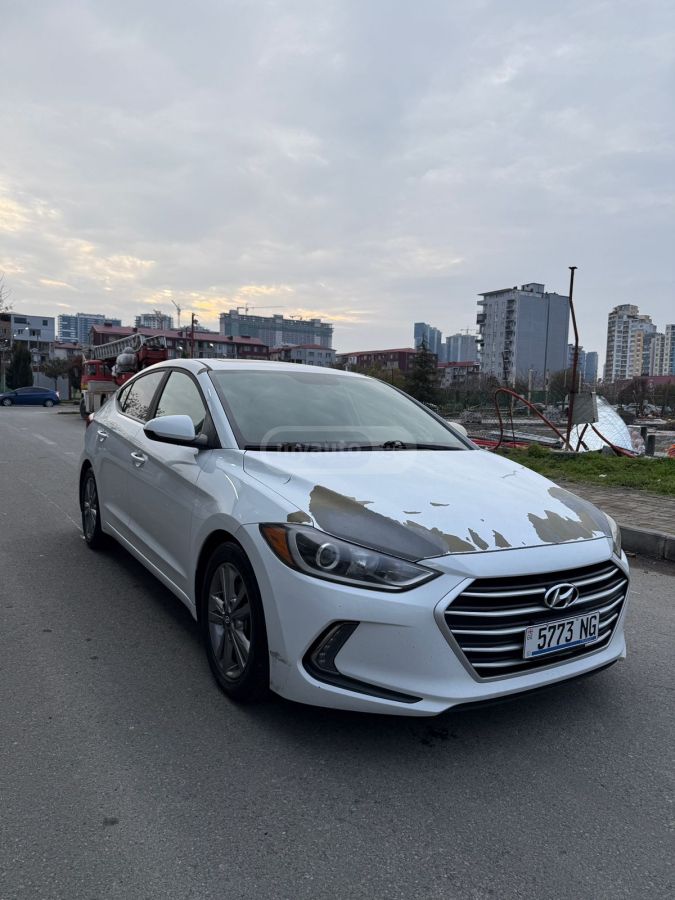 Hyundai Elantra - фото 3