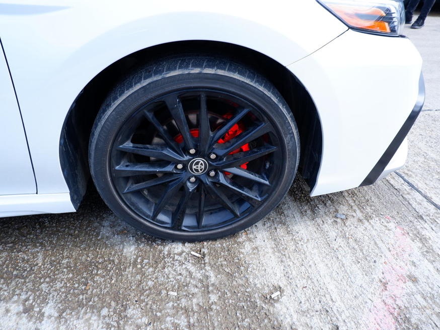 Toyota Camry - фото 3