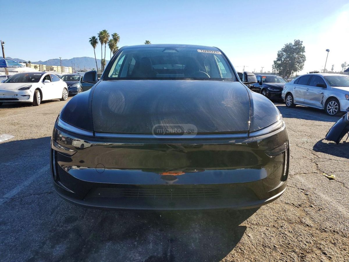 Tesla Model Y 2025 — миниатюра 5