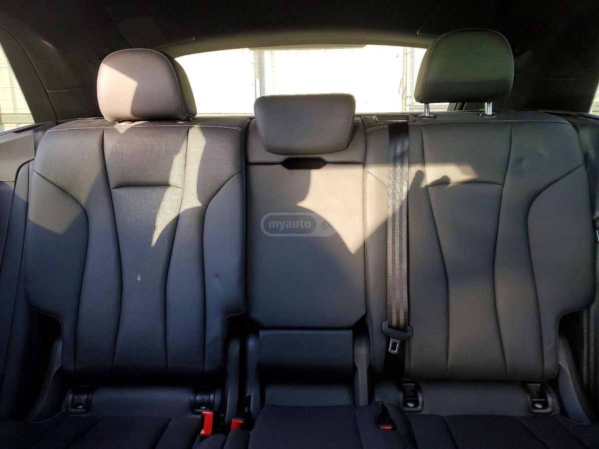 Audi Q8 55 Premium 4dr All-Wheel Drive 2023 — миниатюра 10