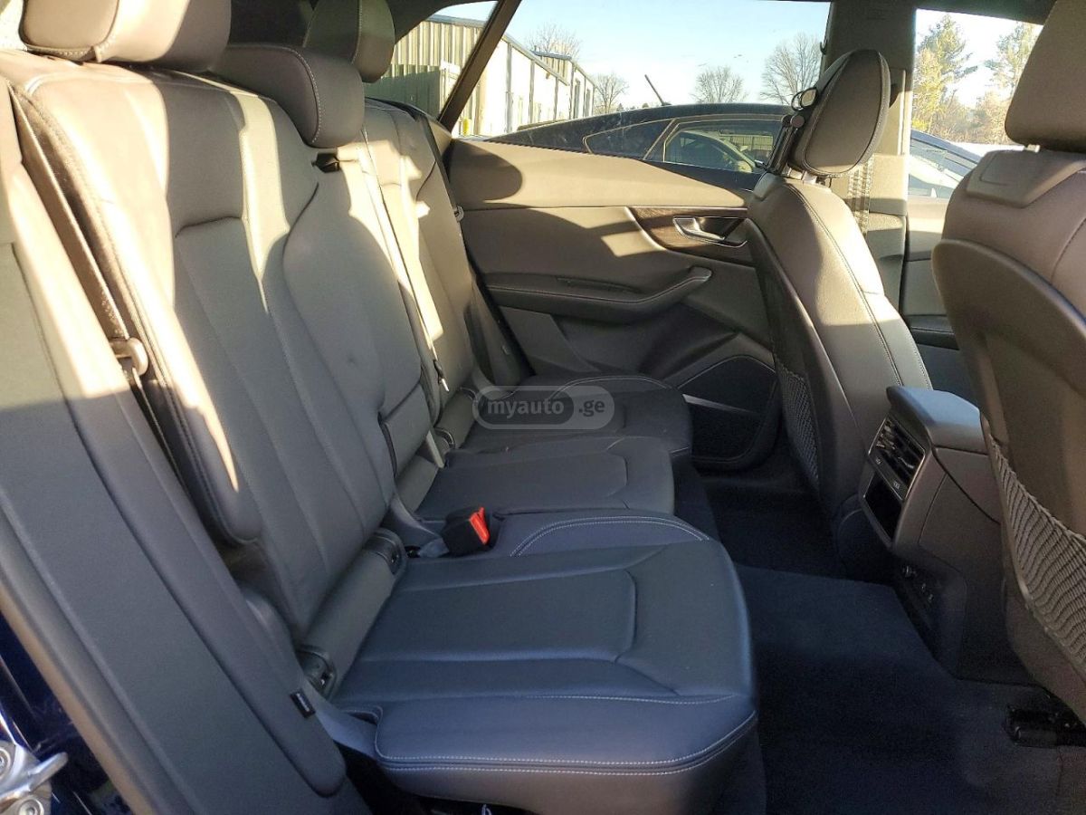 Audi Q8 55 Premium 4dr All-Wheel Drive 2023 — миниатюра 11