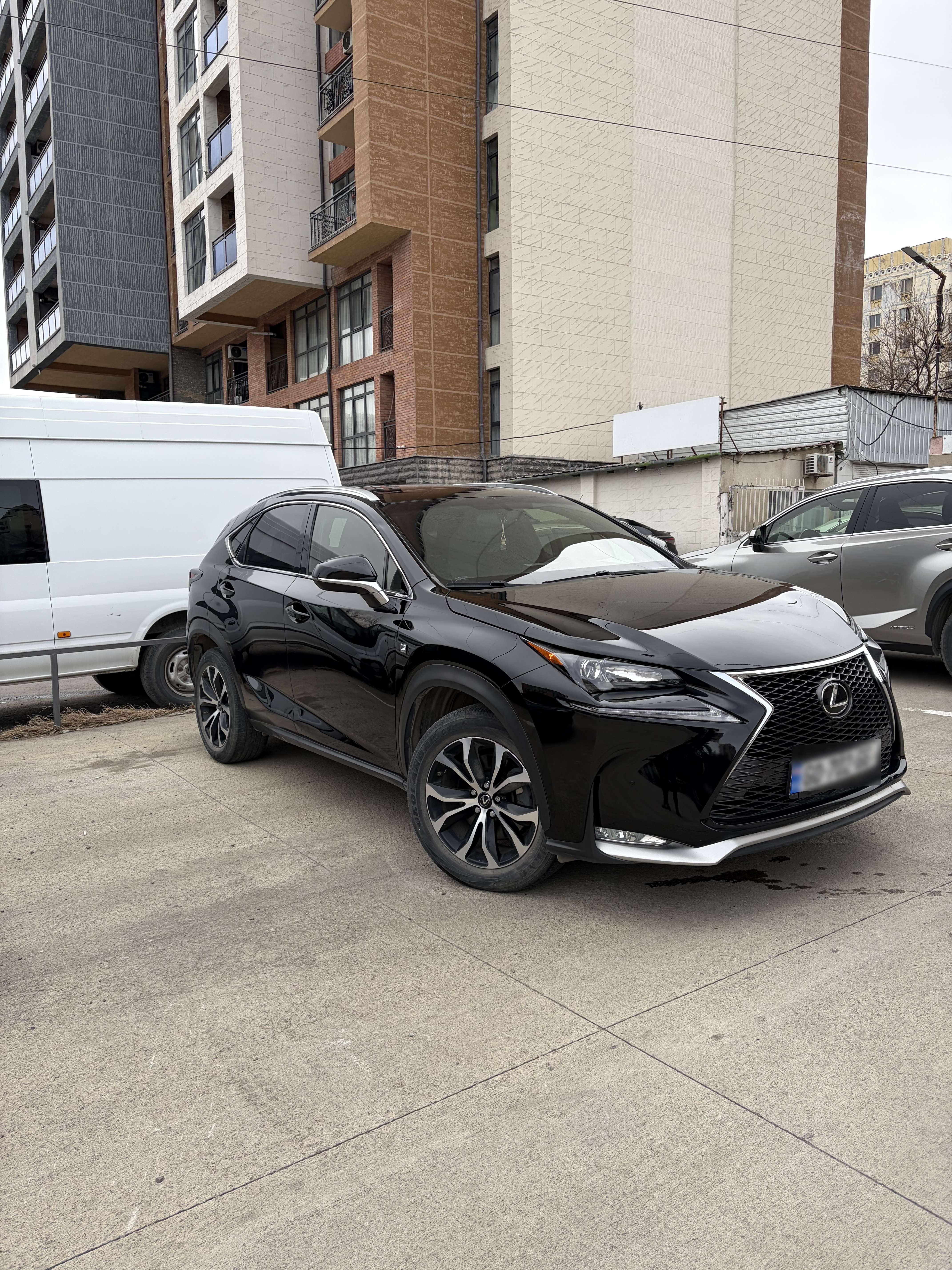 Lexus NX 200 - фото 1