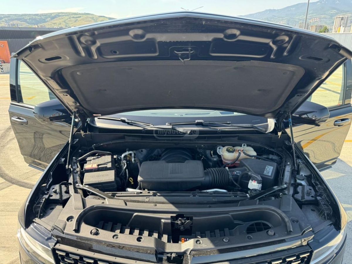 Cadillac Escalade - фото 11