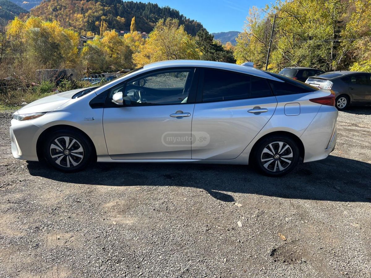 Toyota Prius Prime 2022 — миниатюра 13