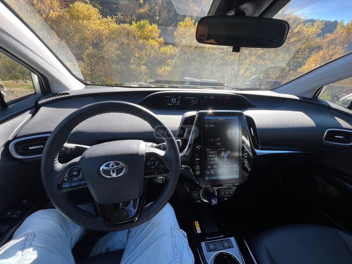 Toyota Prius Prime 2022 — миниатюра 14