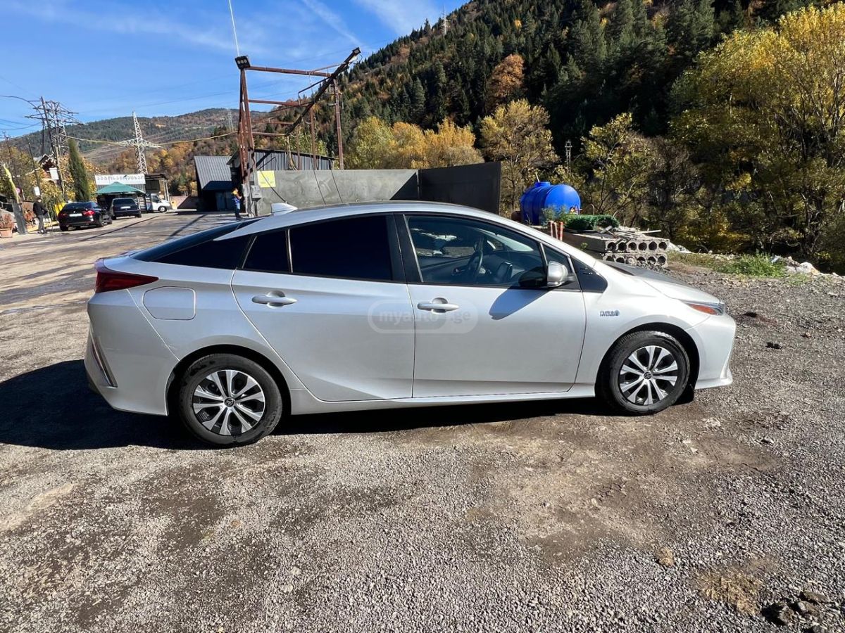 Toyota Prius Prime 2022 — миниатюра 15