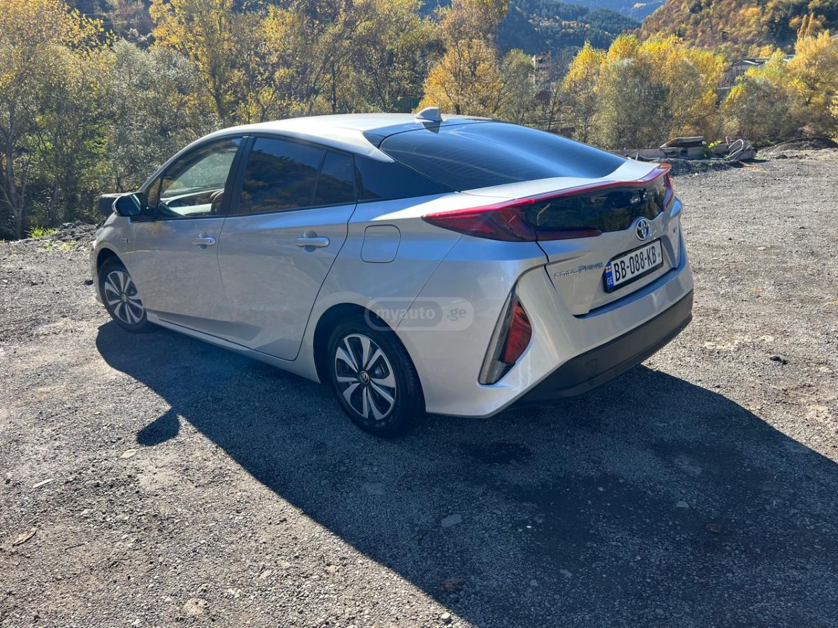 Toyota Prius Prime 2022 — миниатюра 5