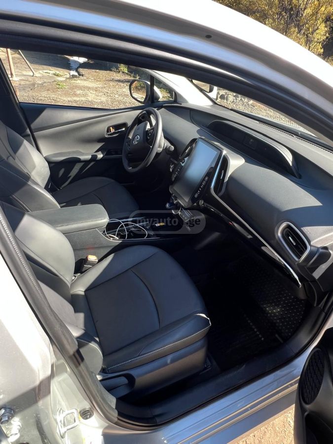 Toyota Prius Prime 2022 — миниатюра 9