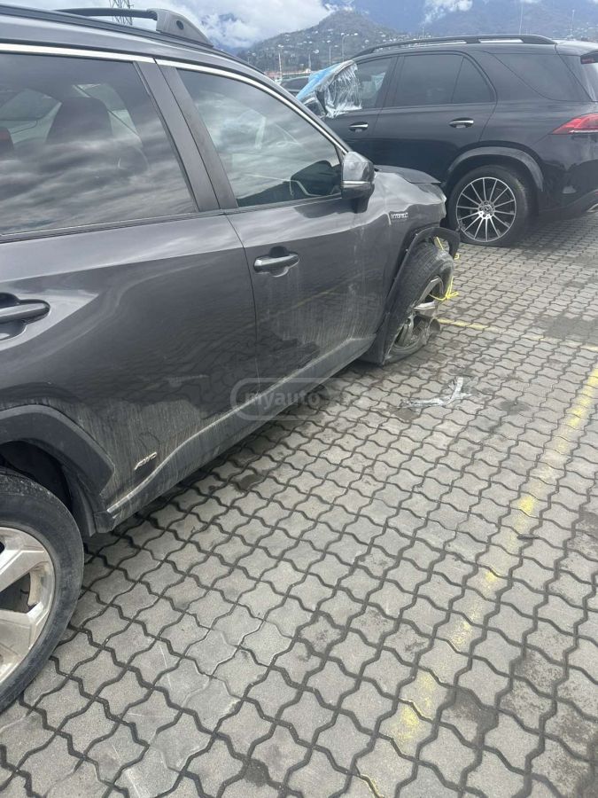 Toyota Rav 4 - фото 10