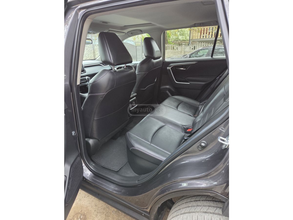 Toyota Rav 4 - фото 5