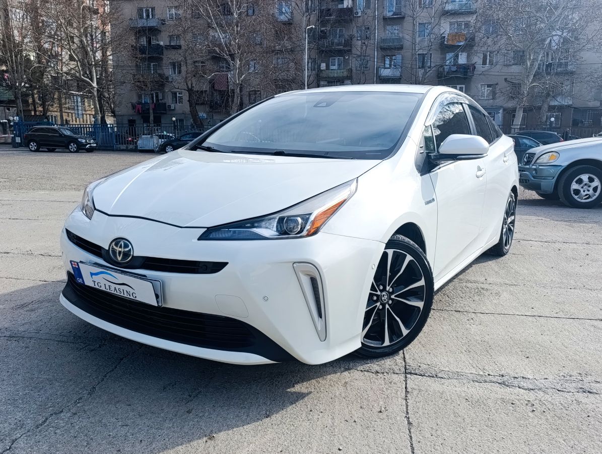 Toyota Prius - фото 1