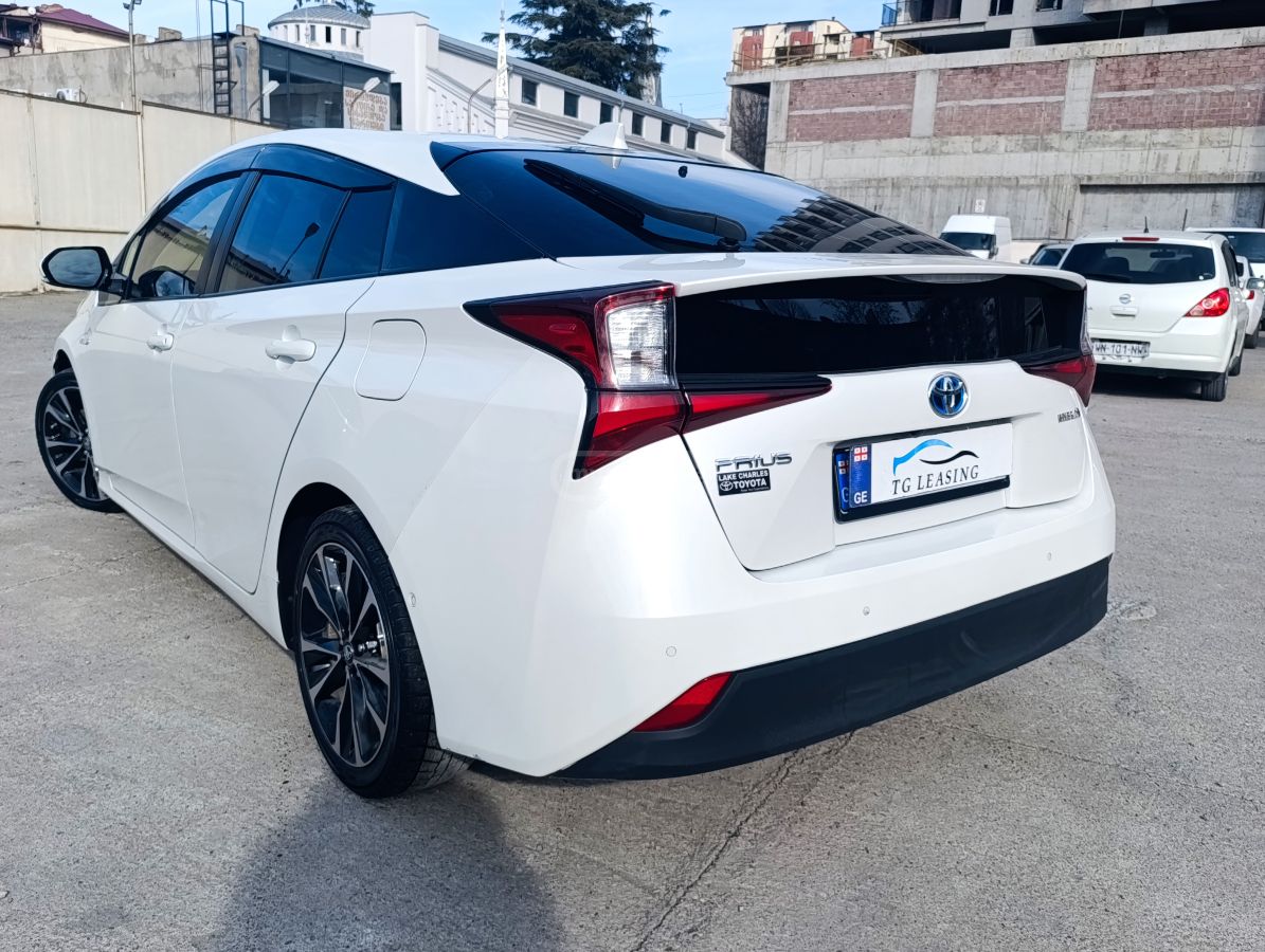Toyota Prius - фото 3