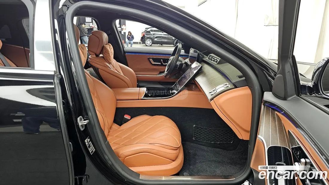 Mercedes-Benz 600 2023 — миниатюра 11