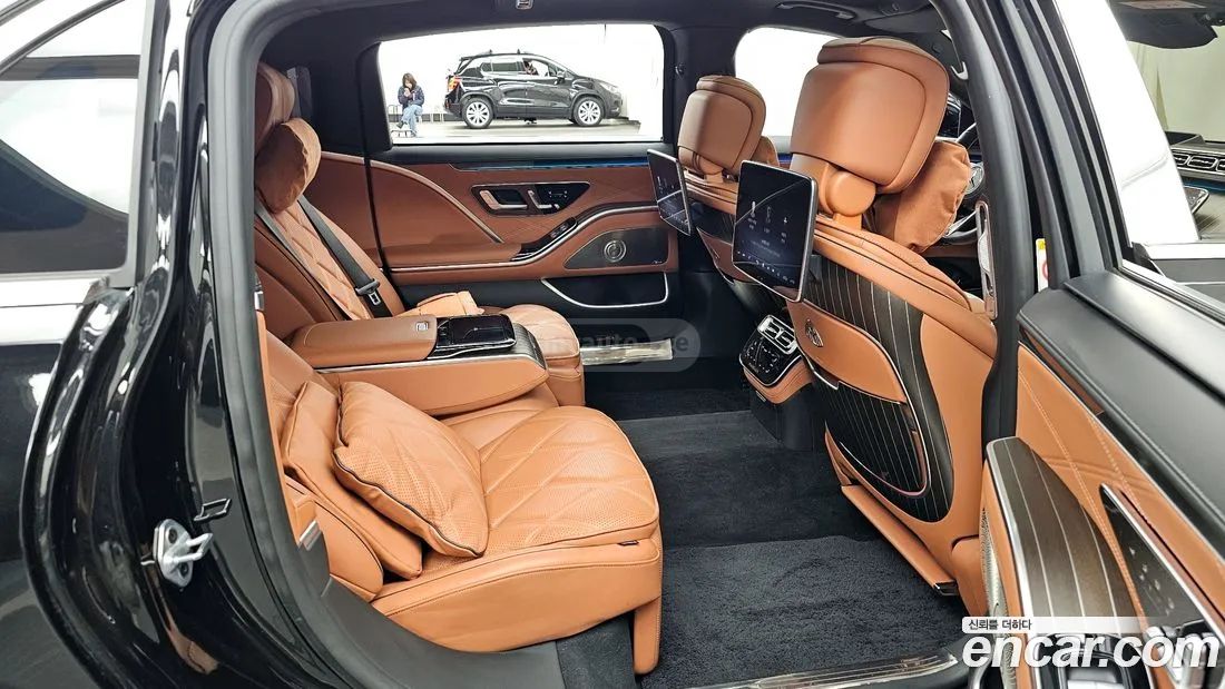 Mercedes-Benz 600 2023 — миниатюра 12