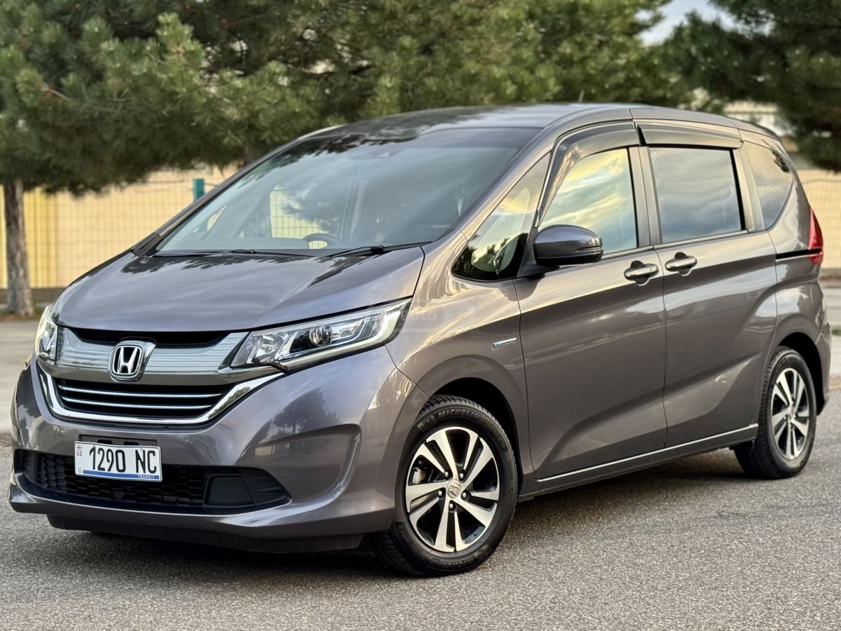 Honda Freed - фото 1