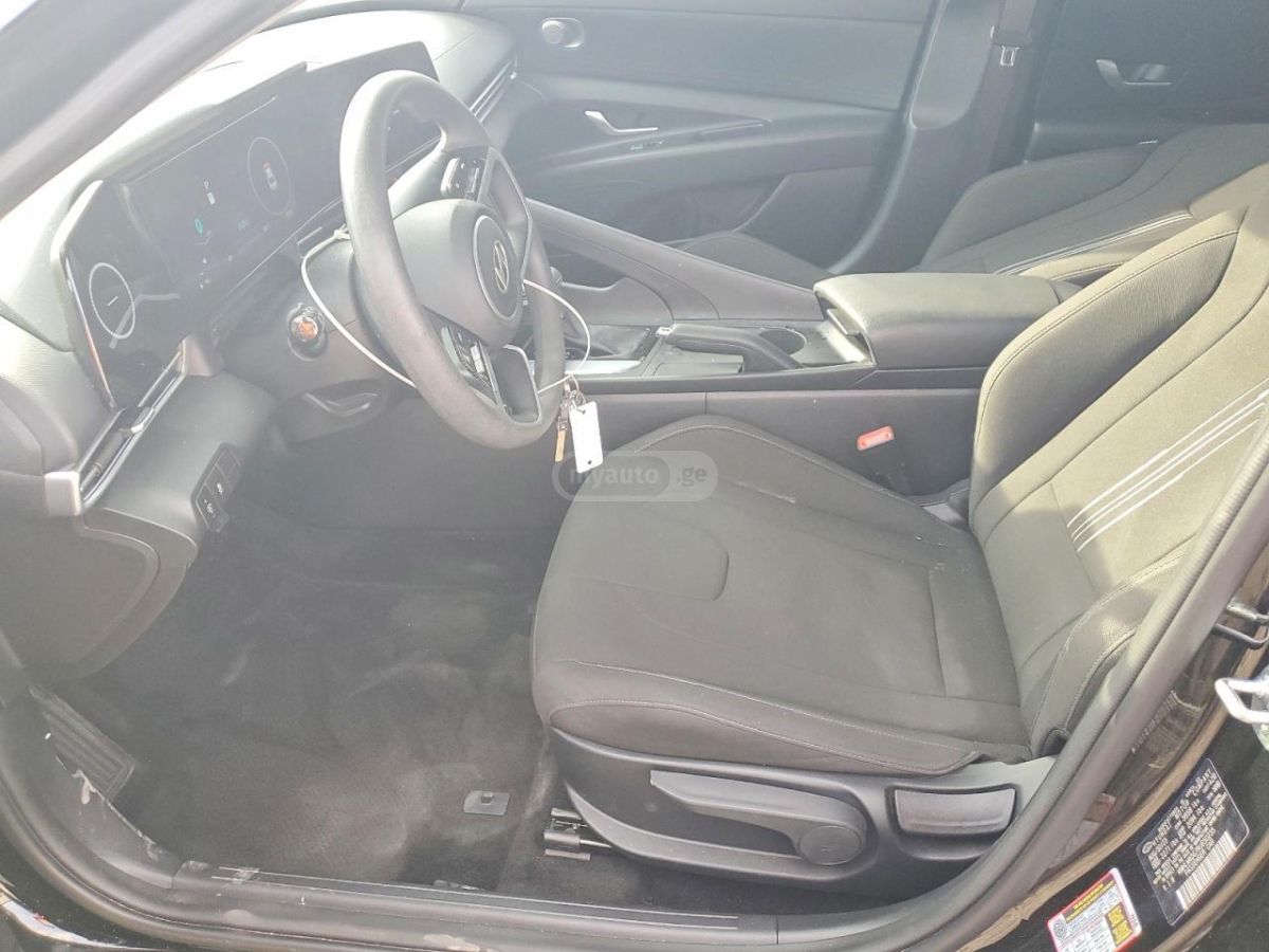 Hyundai Elantra - фото 7