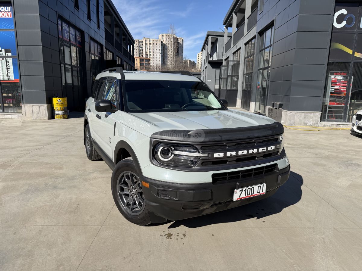 Ford Bronco - фото 1
