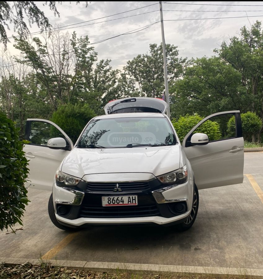 Mitsubishi Outlander Sport - фото 1