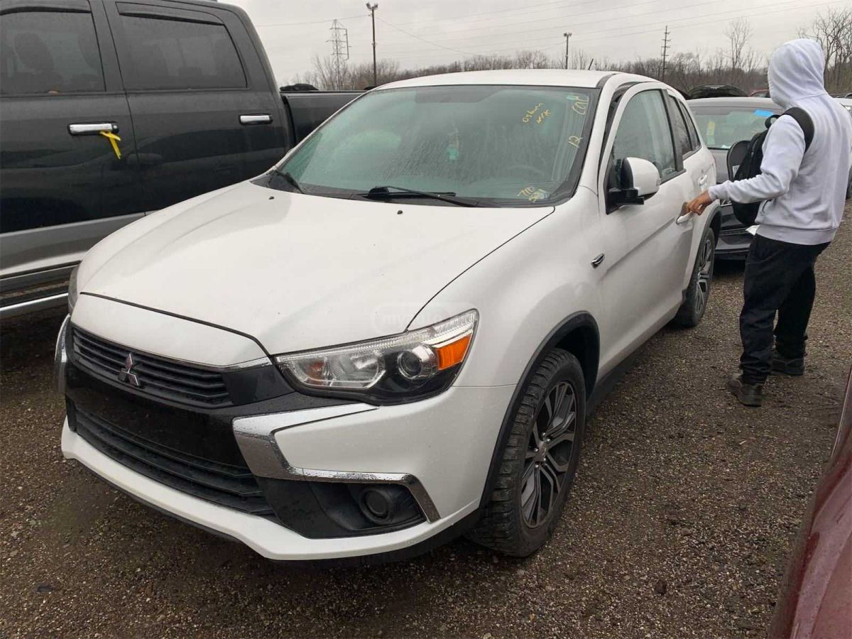 Mitsubishi Outlander Sport - фото 11