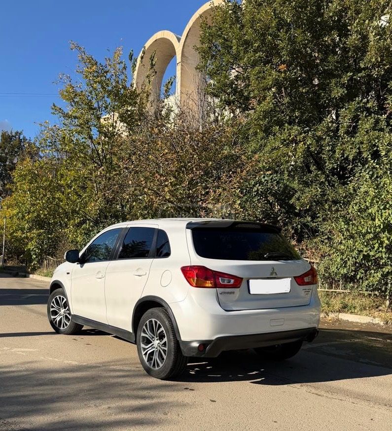 Mitsubishi Outlander Sport - фото 8