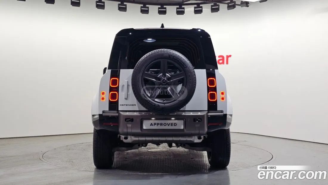 Land Rover Defender 90 2025 — миниатюра 7
