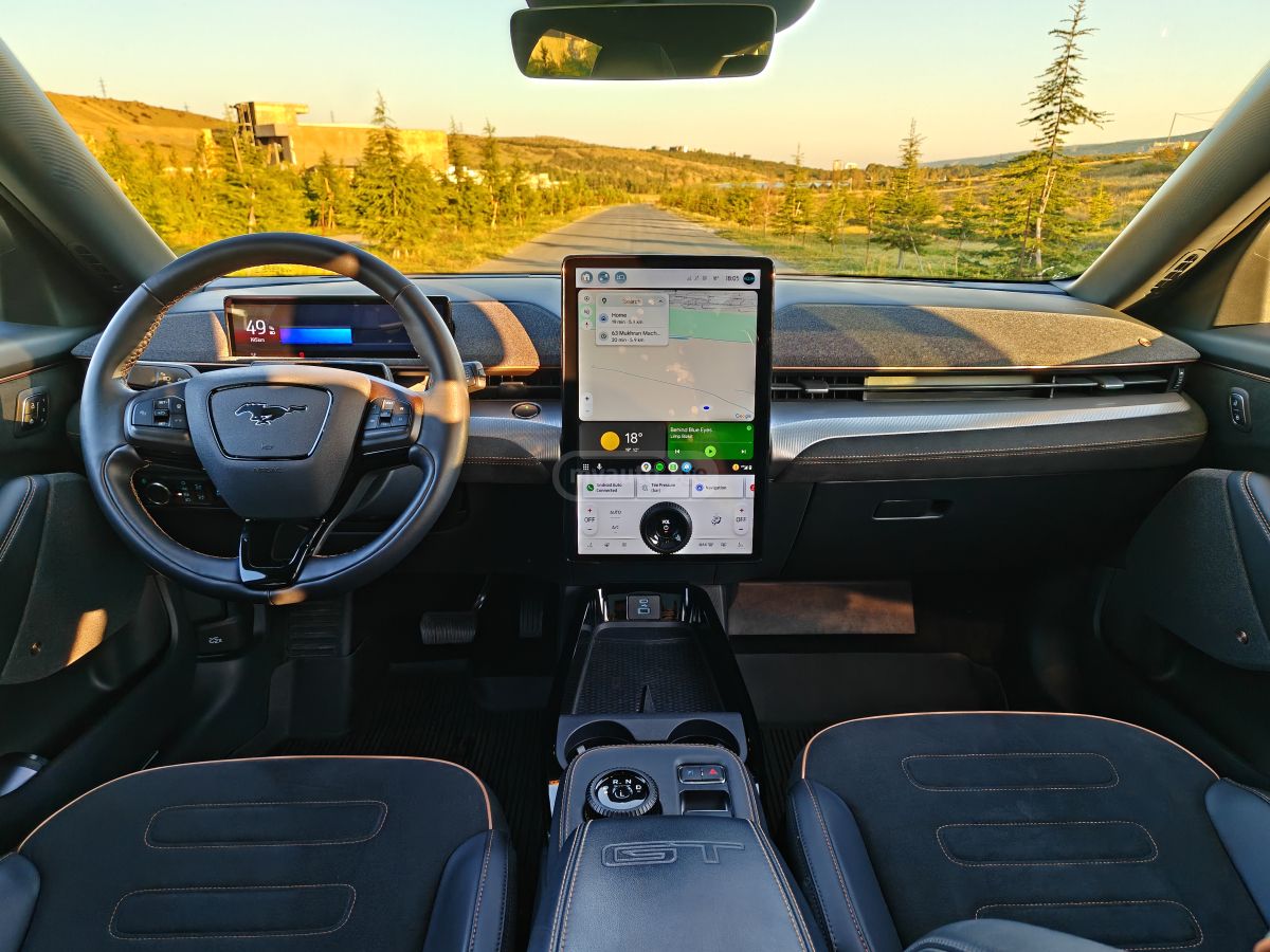 Ford Mustang Mach-E GT 2023 — миниатюра 10