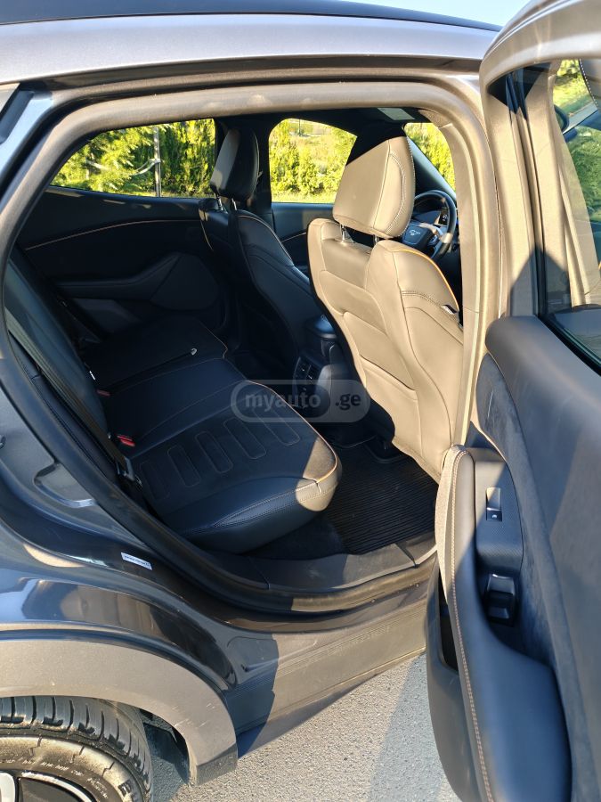 Ford Mustang Mach-E GT 2023 — миниатюра 11