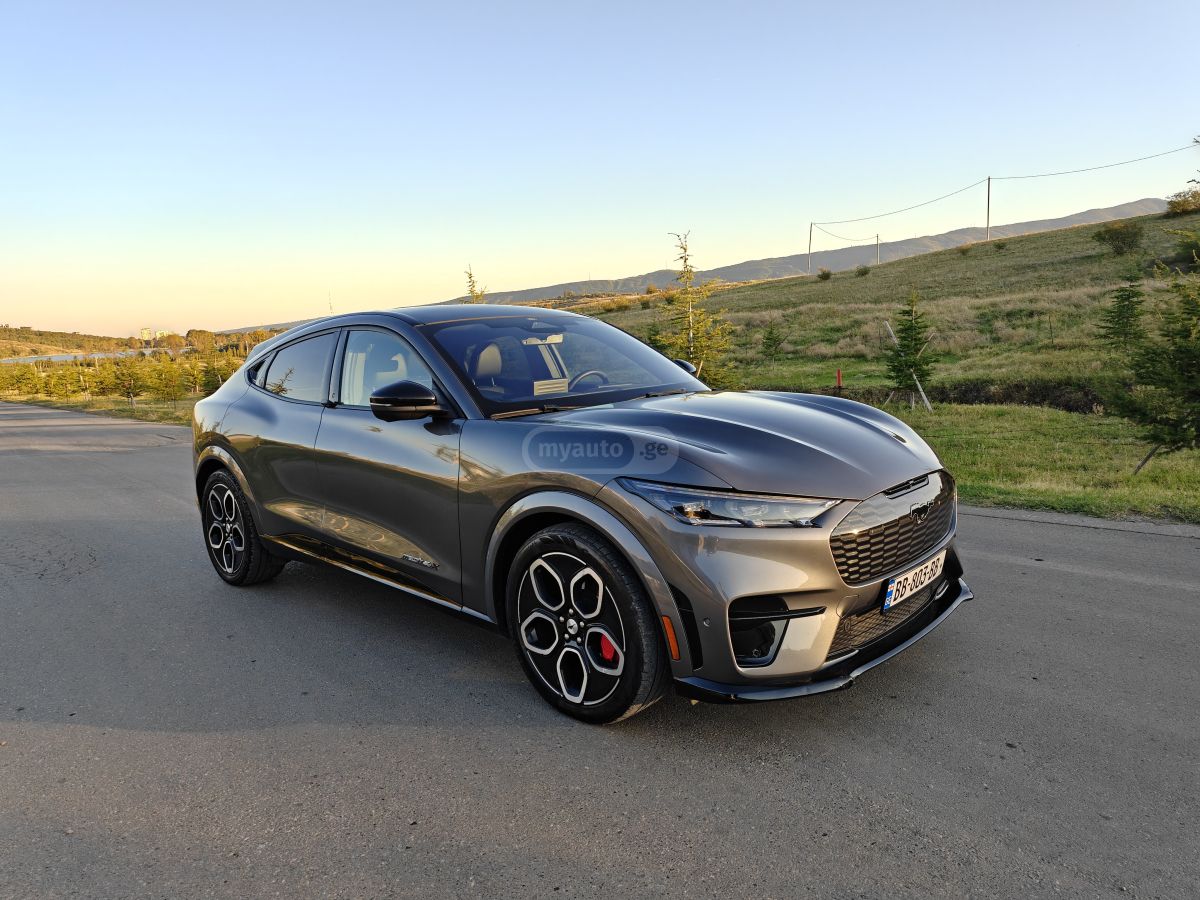 Ford Mustang Mach-E GT 2023 — миниатюра 3