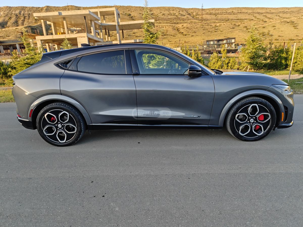 Ford Mustang Mach-E GT 2023 — миниатюра 6