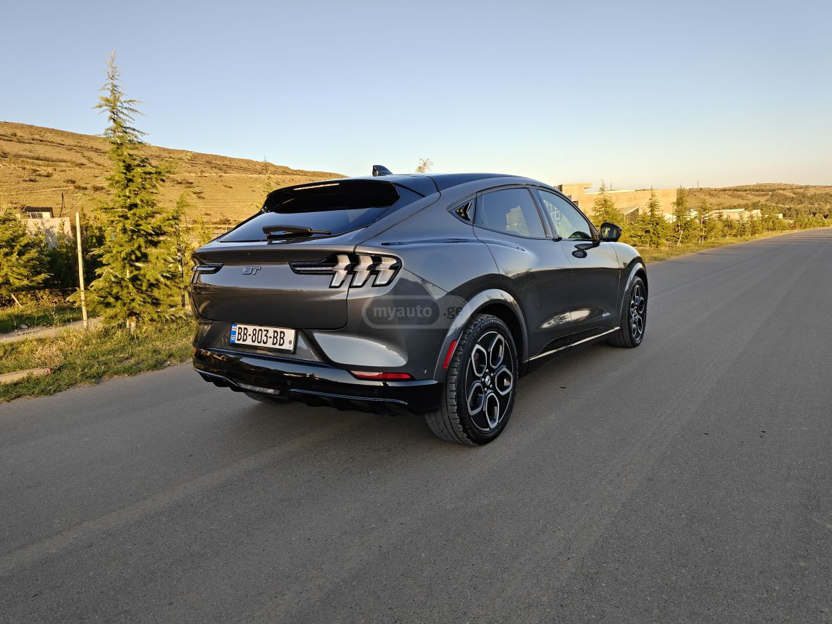 Ford Mustang Mach-E GT 2023 — миниатюра 7