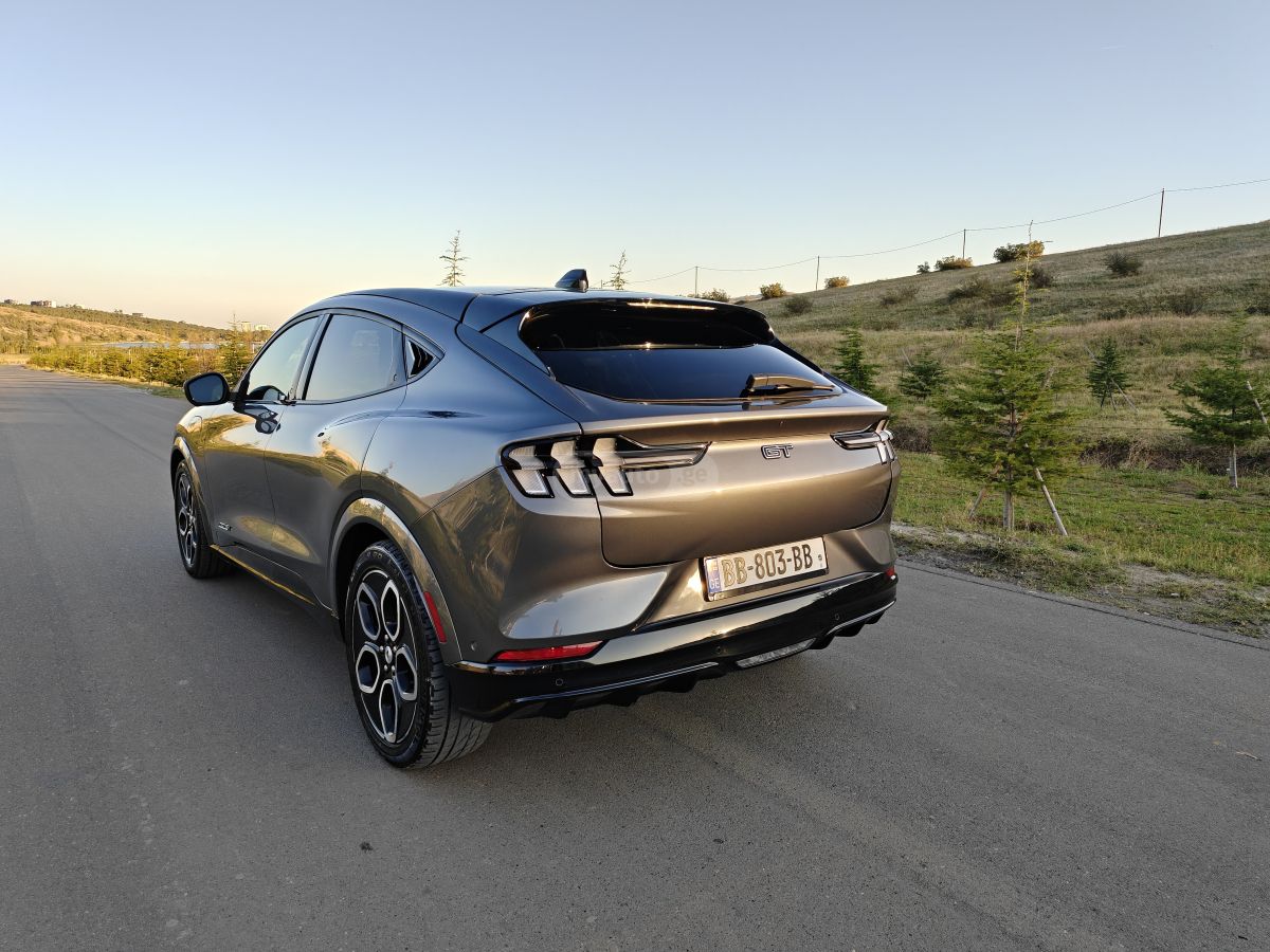 Ford Mustang Mach-E GT 2023 — миниатюра 8